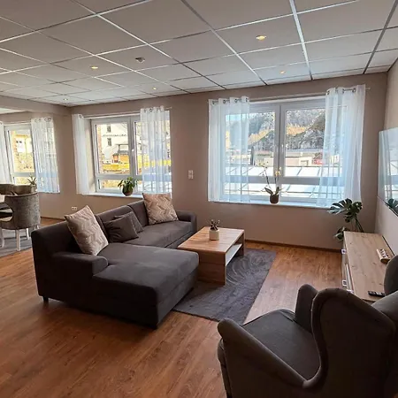 Im Saloon * אלטנהר